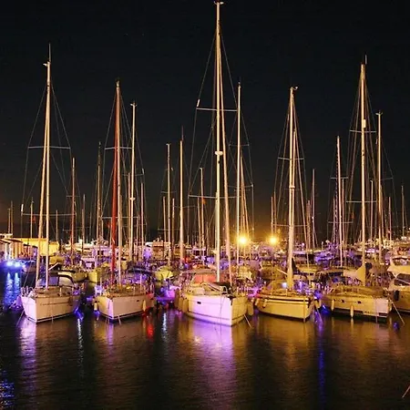 E-my Marina Кешме